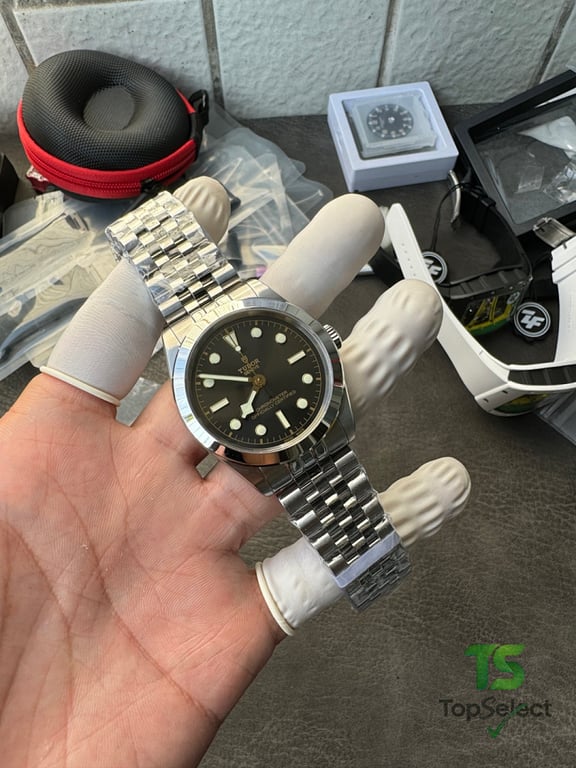 Tudor Black Bay 39 Anthracite Dial - 23