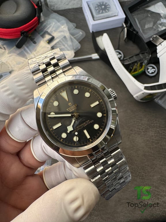 Tudor Black Bay 39 Anthracite Dial - 25