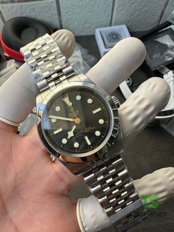 Tudor Black Bay 39 Anthracite Dial - 26