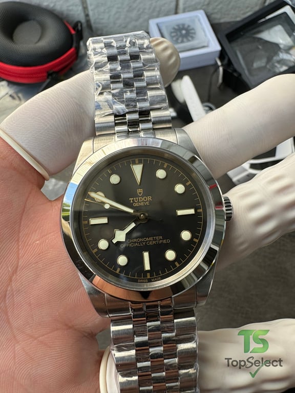 Tudor Black Bay 39 Anthracite Dial - 4