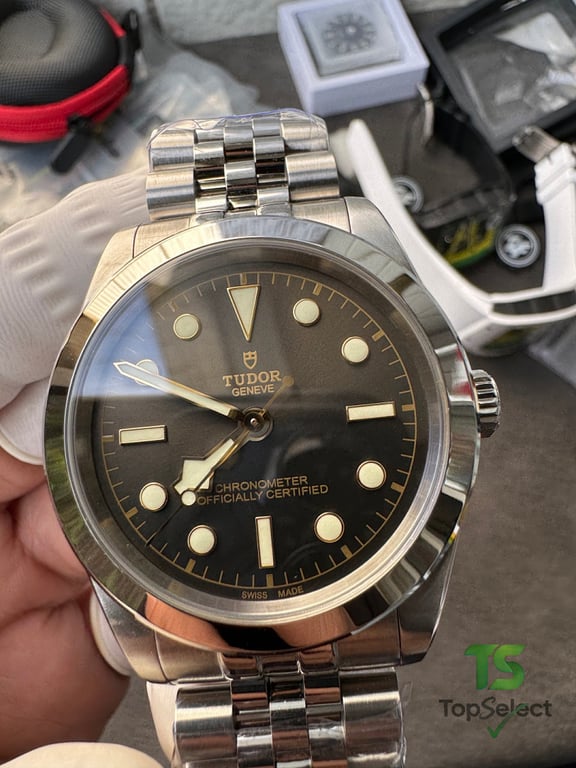 Tudor Black Bay 39 Anthracite Dial - 7