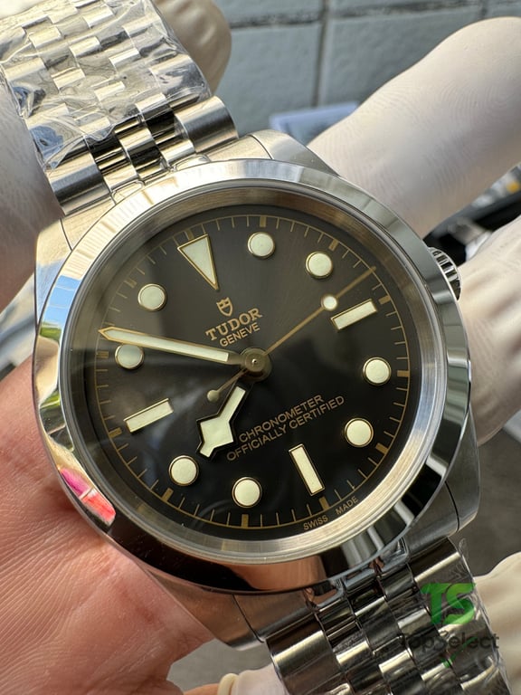 Tudor Black Bay 39 Anthracite Dial - 10