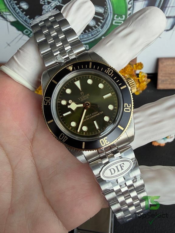 Tudor Black Bay Harrods 175th Anniversary Edition - 12