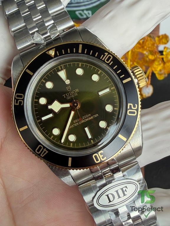 Tudor Black Bay Harrods 175th Anniversary Edition - 4