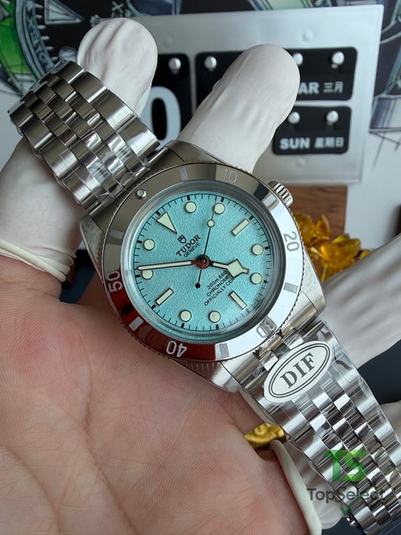 Tudor Black Bay 54 M79000N Extreme Blue - 12