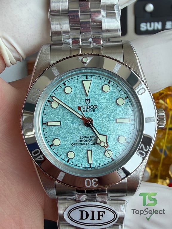 Tudor Black Bay 54 M79000N Extreme Blue - 14