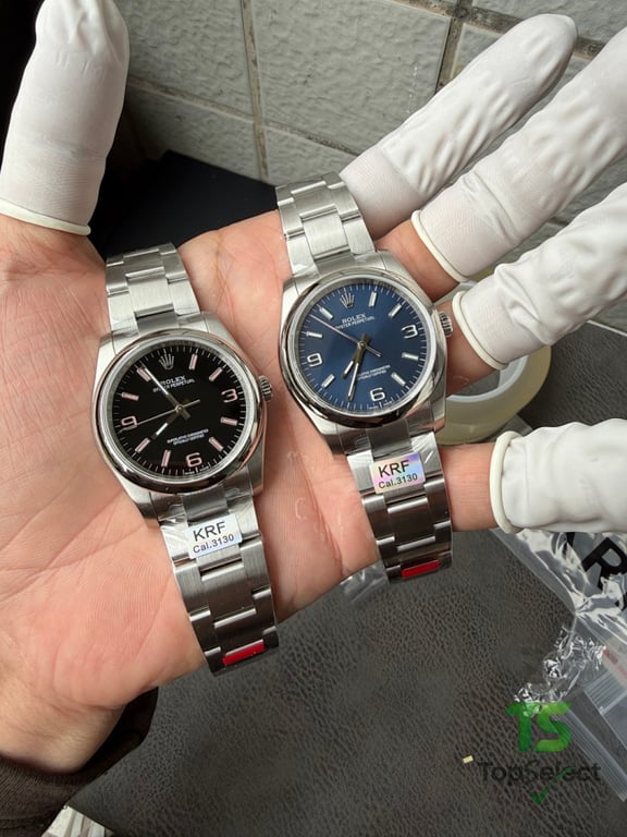 Rolex Oyster Perpetual 116000 - 16
