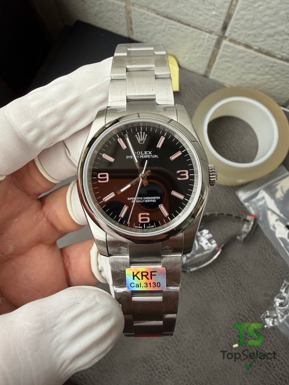 Rolex Oyster Perpetual 116000 - 23