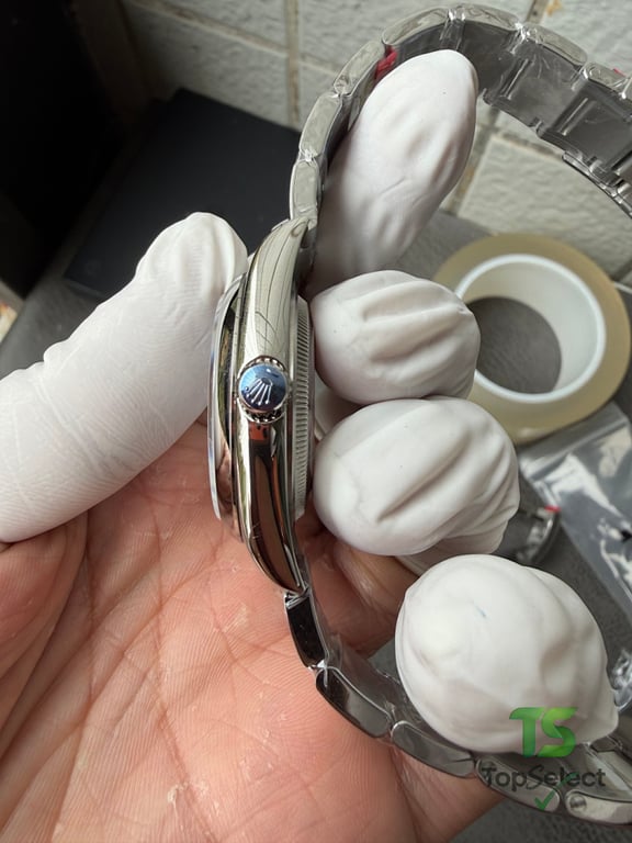 Rolex Oyster Perpetual 116000 - 27