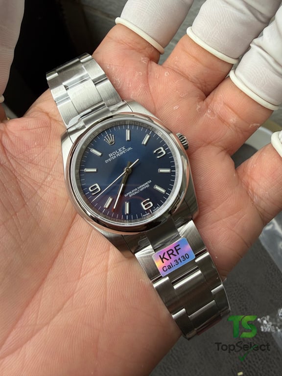Rolex Oyster Perpetual 116000 Blue Dial 3-6-9 - 4