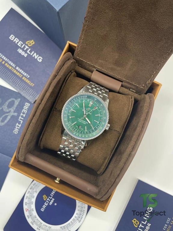 Breitling Navitimer Automatic 41 Green Dial - 3