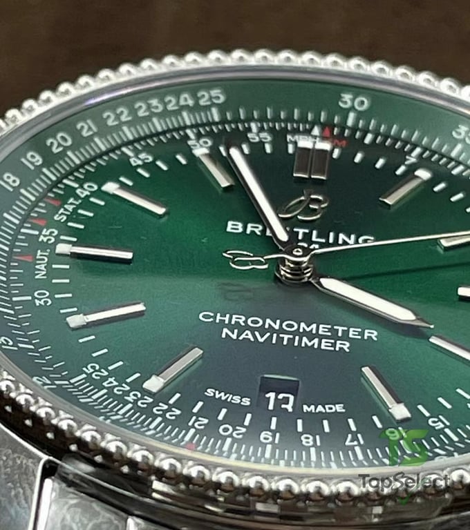 Breitling Navitimer Automatic 41 Green Dial - 7