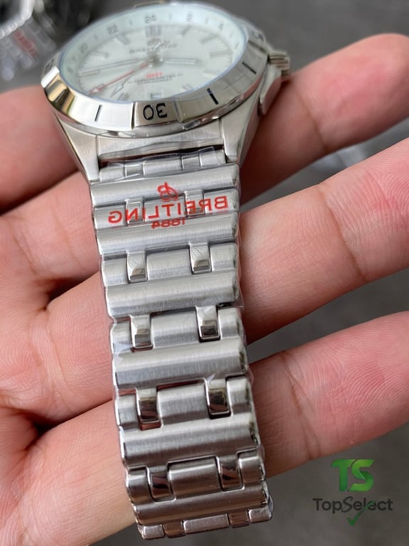 Breitling Chronomat Automatic GMT 40 White Dial - 2