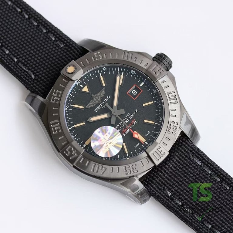 Breitling Avenger Blackbird 44 Black Titanium - 2