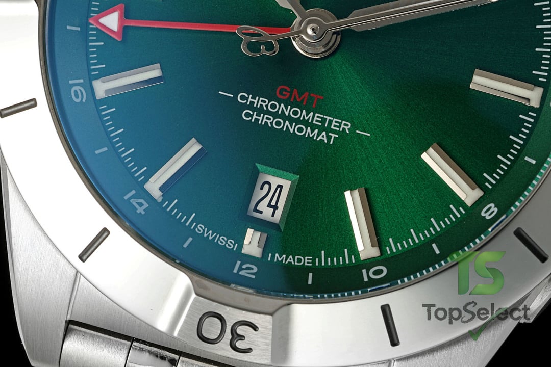 Breitling Chronomat Automatic GMT 40 Green Dial - 3