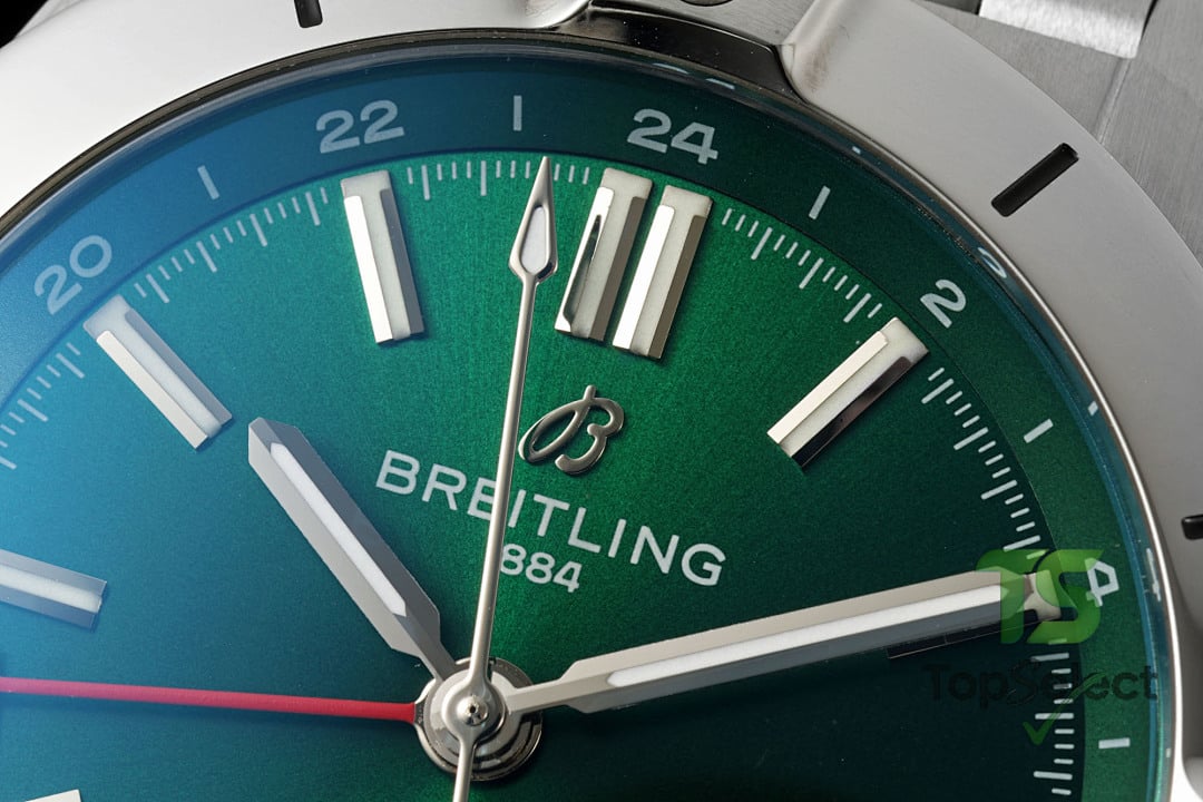 Breitling Chronomat Automatic GMT 40 Green Dial - 5