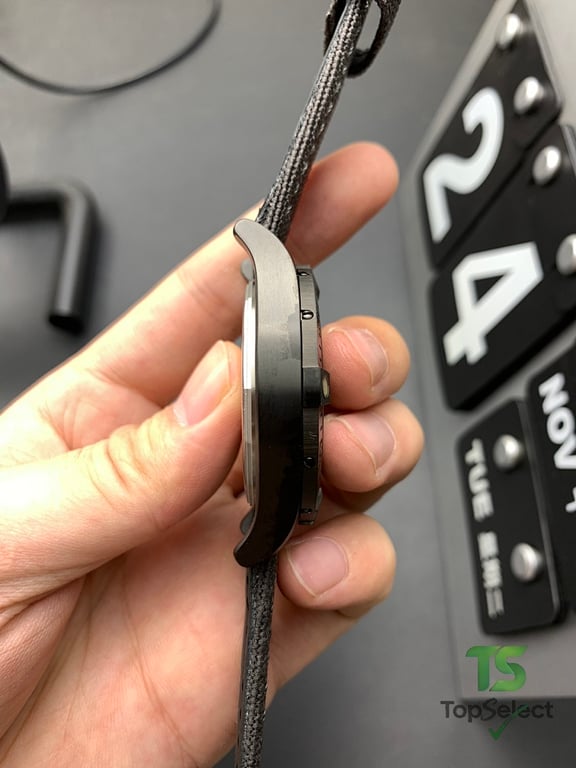 Breitling Avenger Blackbird 44 Black Titanium - 3