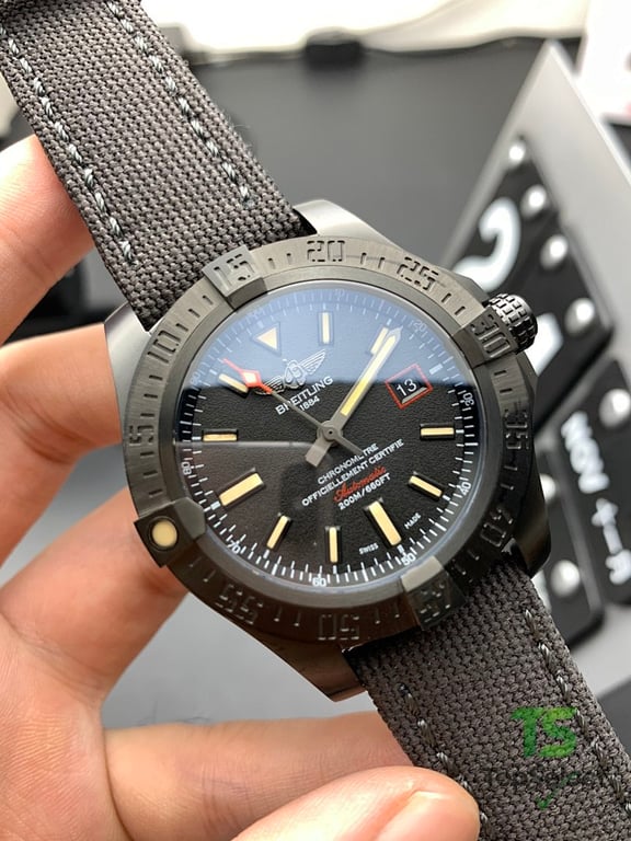 Breitling Avenger Blackbird 44 Black Titanium - 5