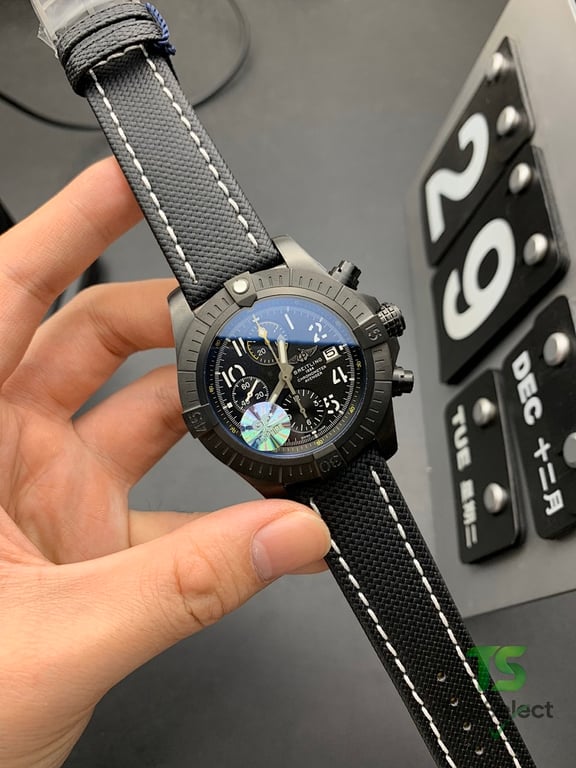 Breitling Avenger Chronograph Night Mission Black - 2
