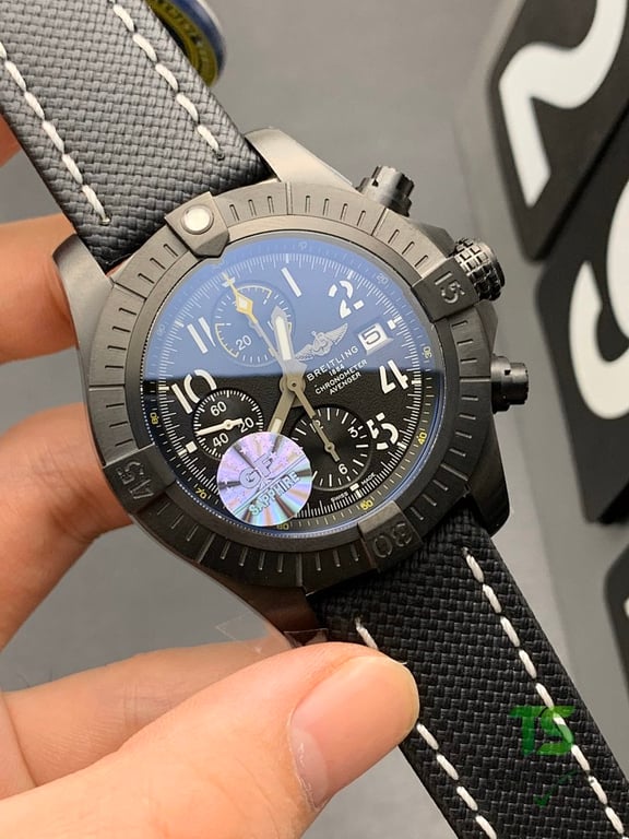 Breitling Avenger Chronograph Night Mission Black - 4