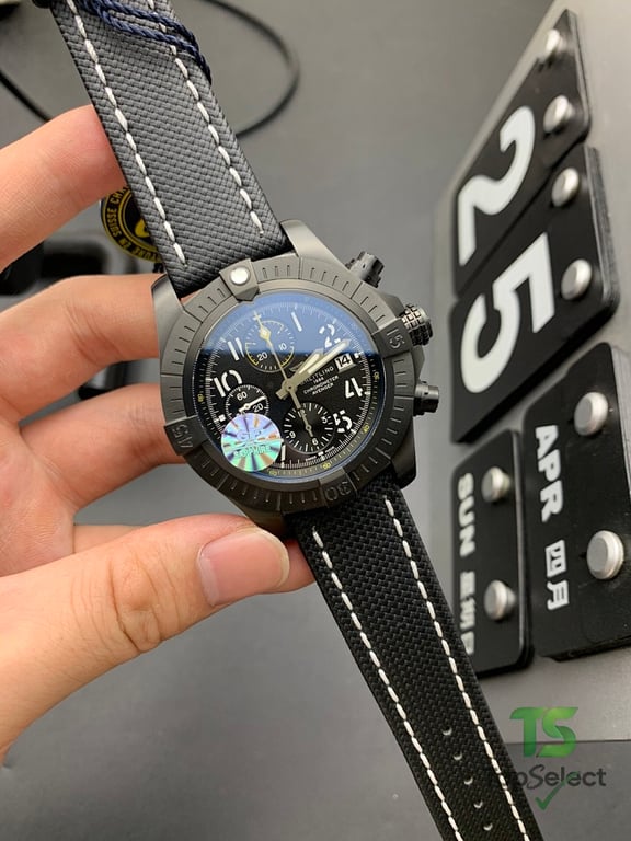 Breitling Avenger Chronograph Night Mission Black - 2