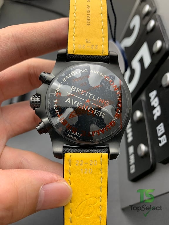 Breitling Avenger Chronograph Night Mission Black - 4