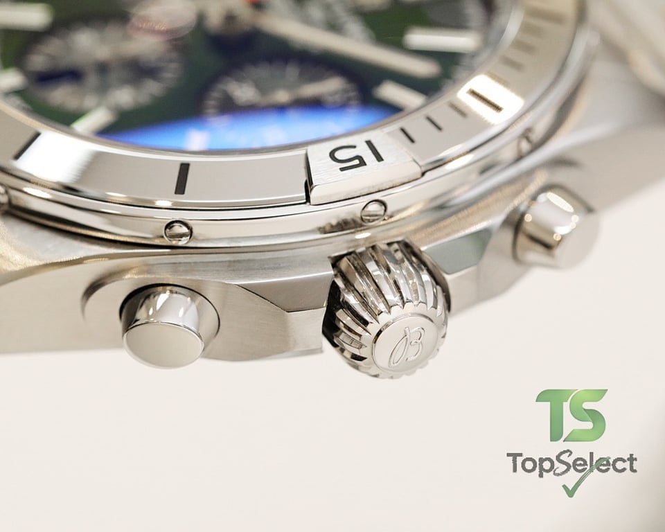 Breitling Chronomat B01 42 Green Dial - 7