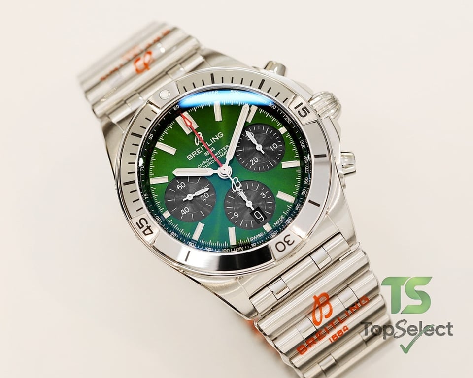Breitling Chronomat B01 42 Green Dial - 8