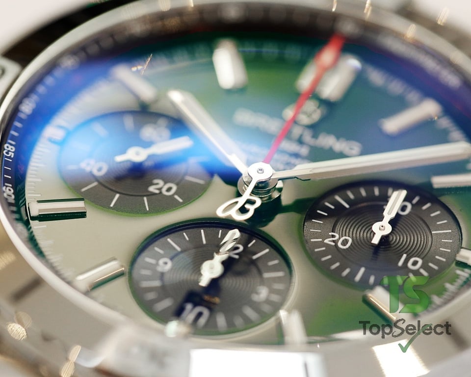 Breitling Chronomat B01 42 Green Dial - 9
