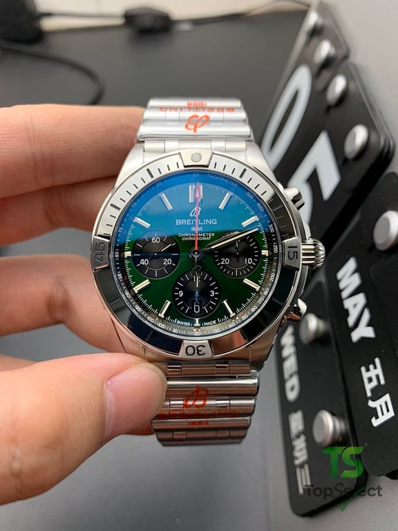 Breitling Chronomat B01 Green Dial