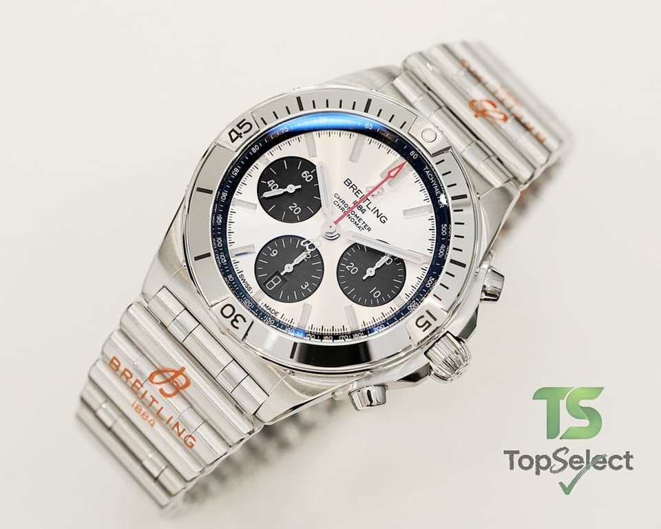 Breitling Chronomat B01 42 Silver Panda