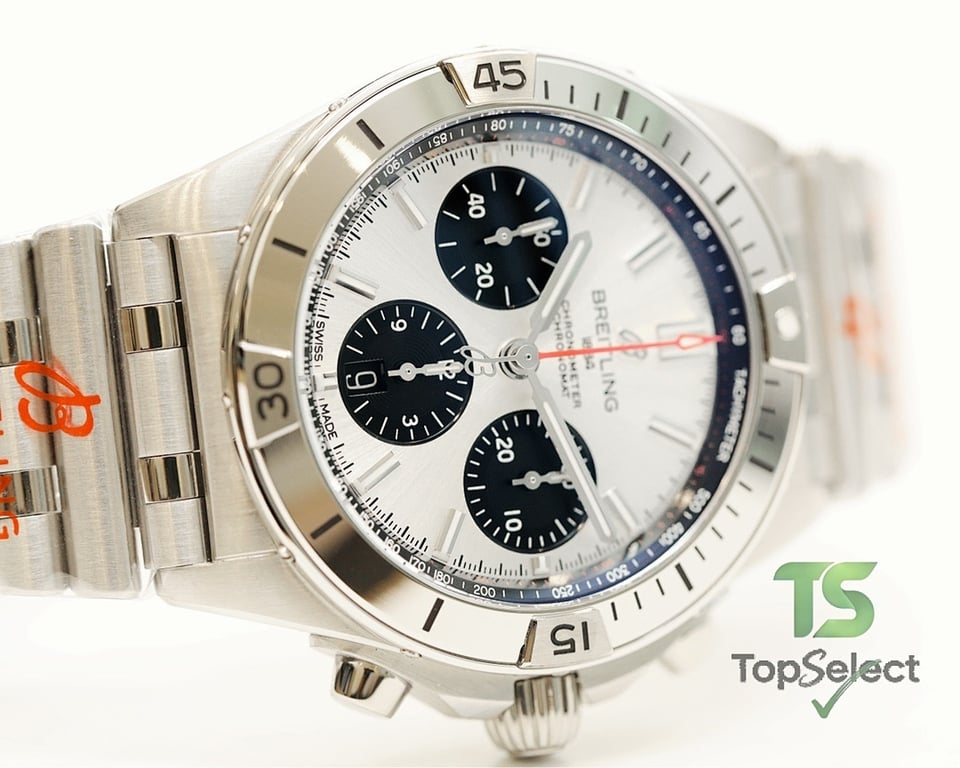 Breitling Chronomat B01 42 Silver Panda - 8