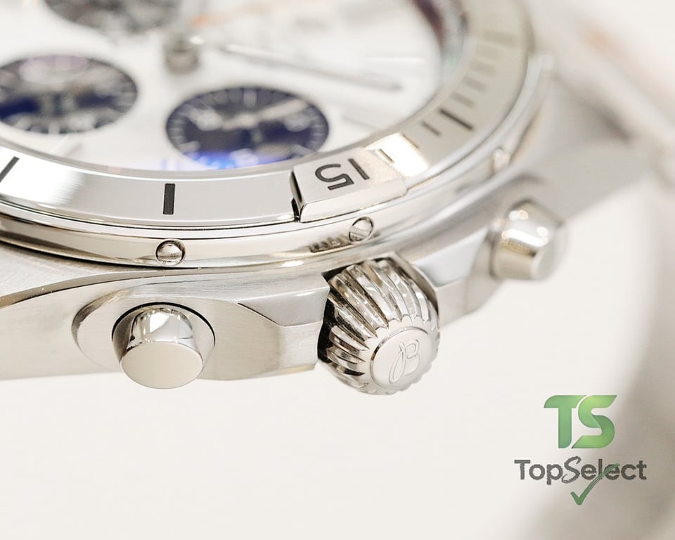Breitling Chronomat B01 42 Silver Panda - 9