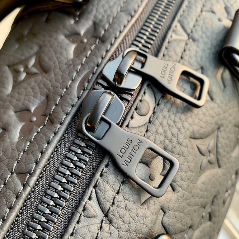 Louis Vuitton Keepall Bandouliere 35 Monogram Taurillon Black - 6