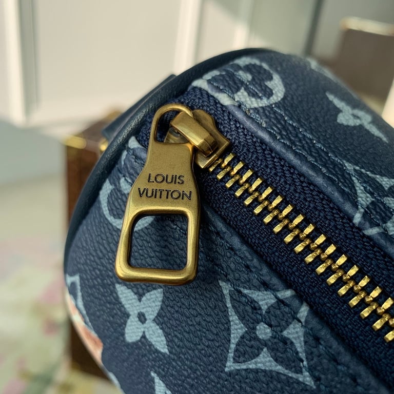 Louis Vuitton Keepall 25 Monogram Eclipse Flame Rose M46271 - 2