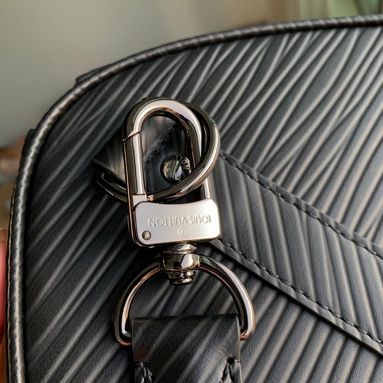 Louis Vuitton Keepall Bandoulière 50 Epi XL Black - 4