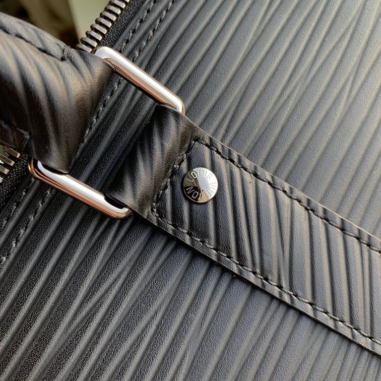 Louis Vuitton Keepall Bandoulière 50 Epi XL Black - 5