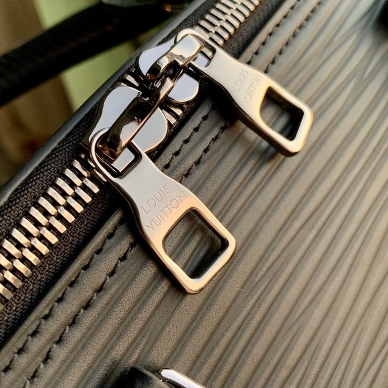 Louis Vuitton Keepall Bandoulière 50 Epi XL Black - 6