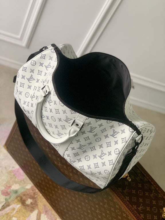 Louis Vuitton Keepall Bandoulière 50 Monogram Shadow White - 2
