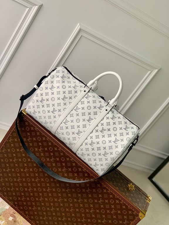 Louis Vuitton Keepall Bandoulière 50 Monogram Shadow White - 8
