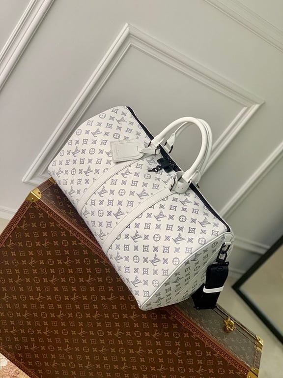 Louis Vuitton Keepall Bandoulière 50 Monogram Shadow White - 9