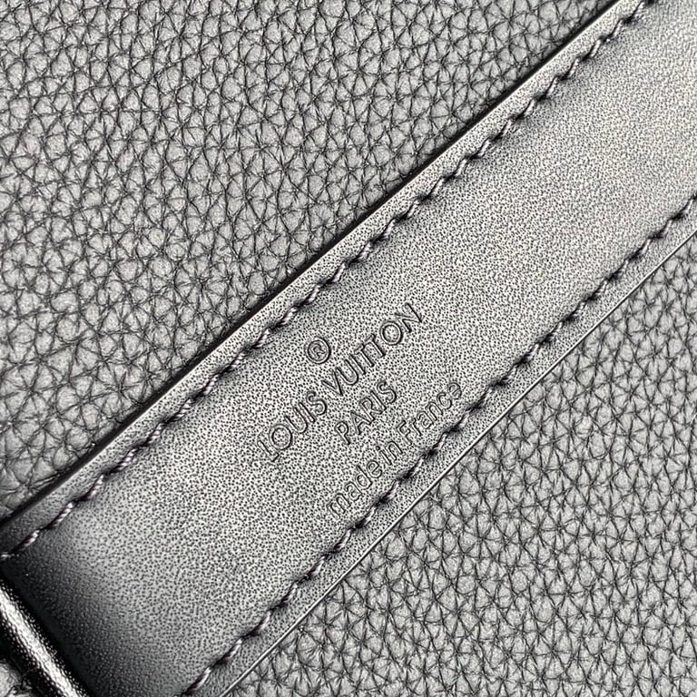 Louis Vuitton Keepall Bandoulière 40 Aerogram Black - 8