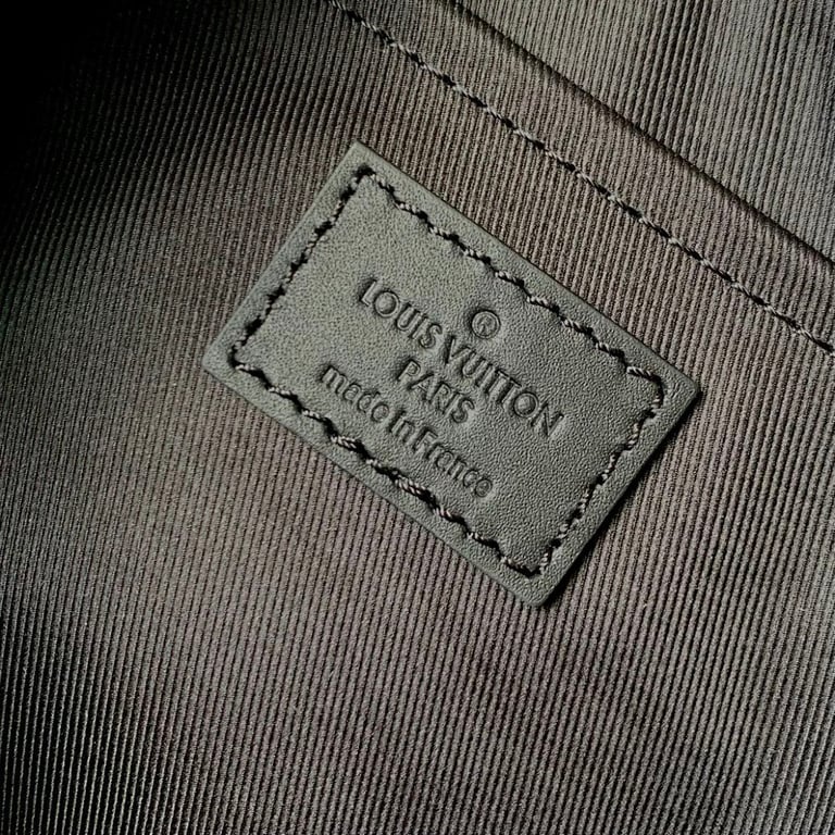 Louis Vuitton Keepall Bandoulière 25 Black Taurillon Monogram - 3
