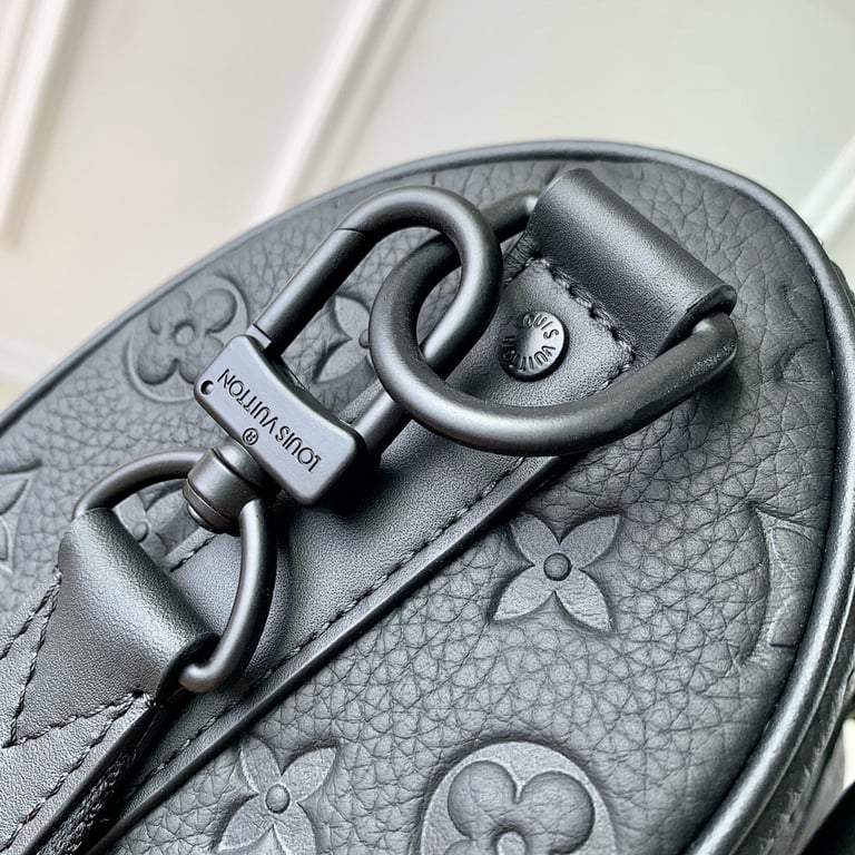 Louis Vuitton Keepall Bandoulière 25 Black Taurillon Monogram - 6
