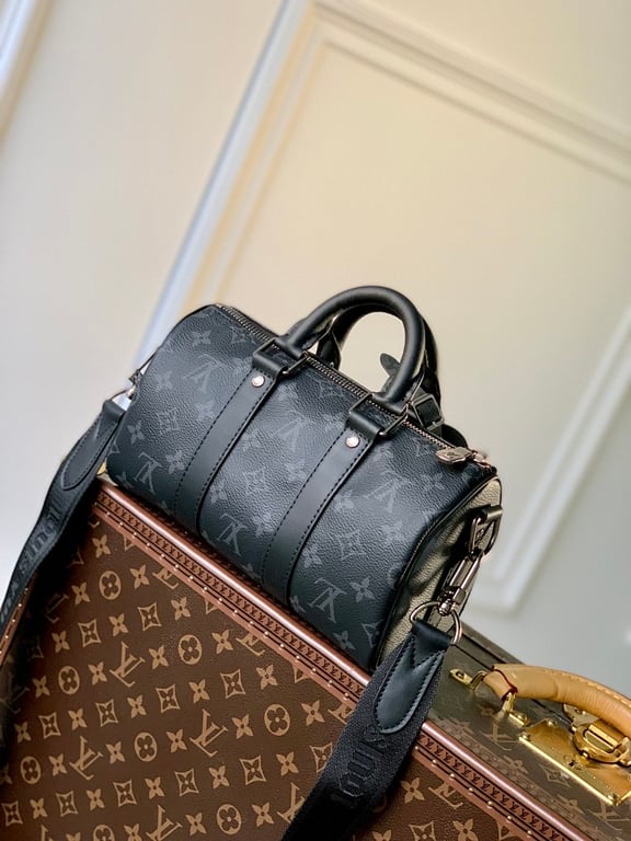 Louis Vuitton Keepall 25 Monogram Eclipse Reverse - 9