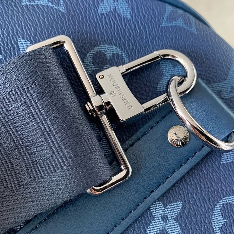 Louis Vuitton Keepall Bandoulière 55 Blue Gradient - 4