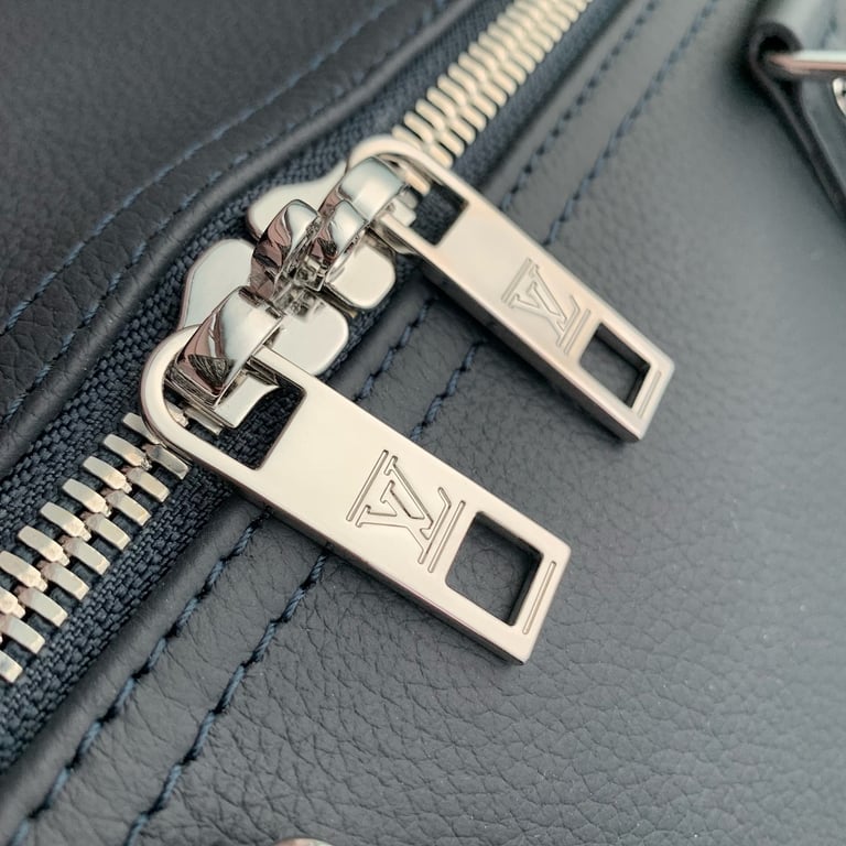 Louis Vuitton Keepall Bandoulière 50 Aerogram Black - 4