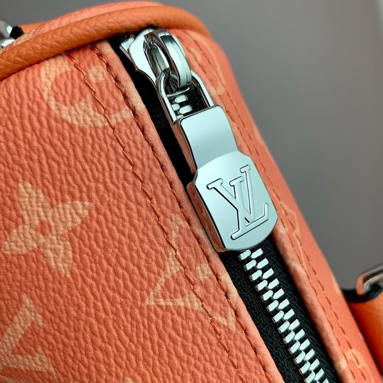 Louis Vuitton Keepall Bandoulière 25 Orange Taïgarama - 4