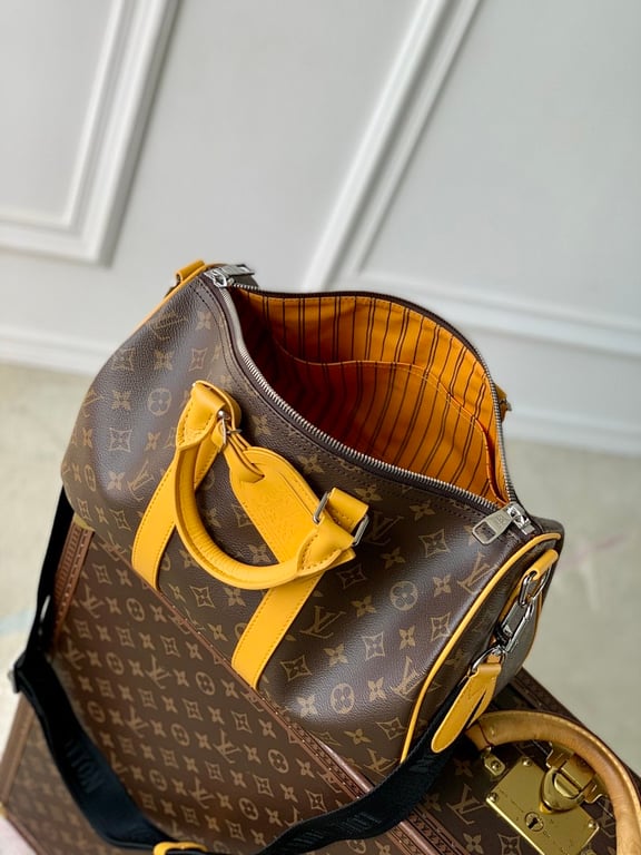 Louis Vuitton Keepall Bandoulière 35 Monogram Macassar Yellow - 2