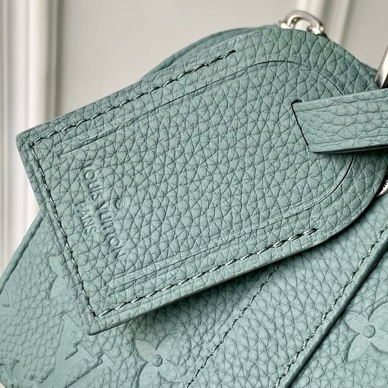 Louis Vuitton Keepall Bandoulière 25 Taurillon Monogram Blue - 3